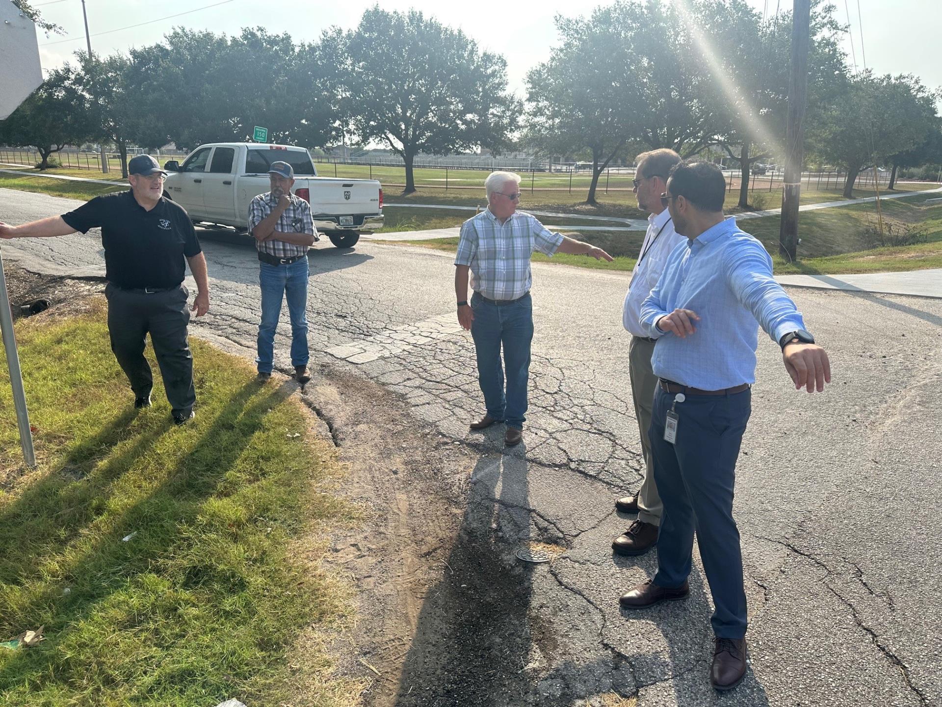 Alvin ISD Meeting on Heights Rd